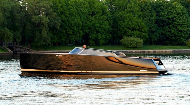 Rental private boats in St. Petersburg (Russia)